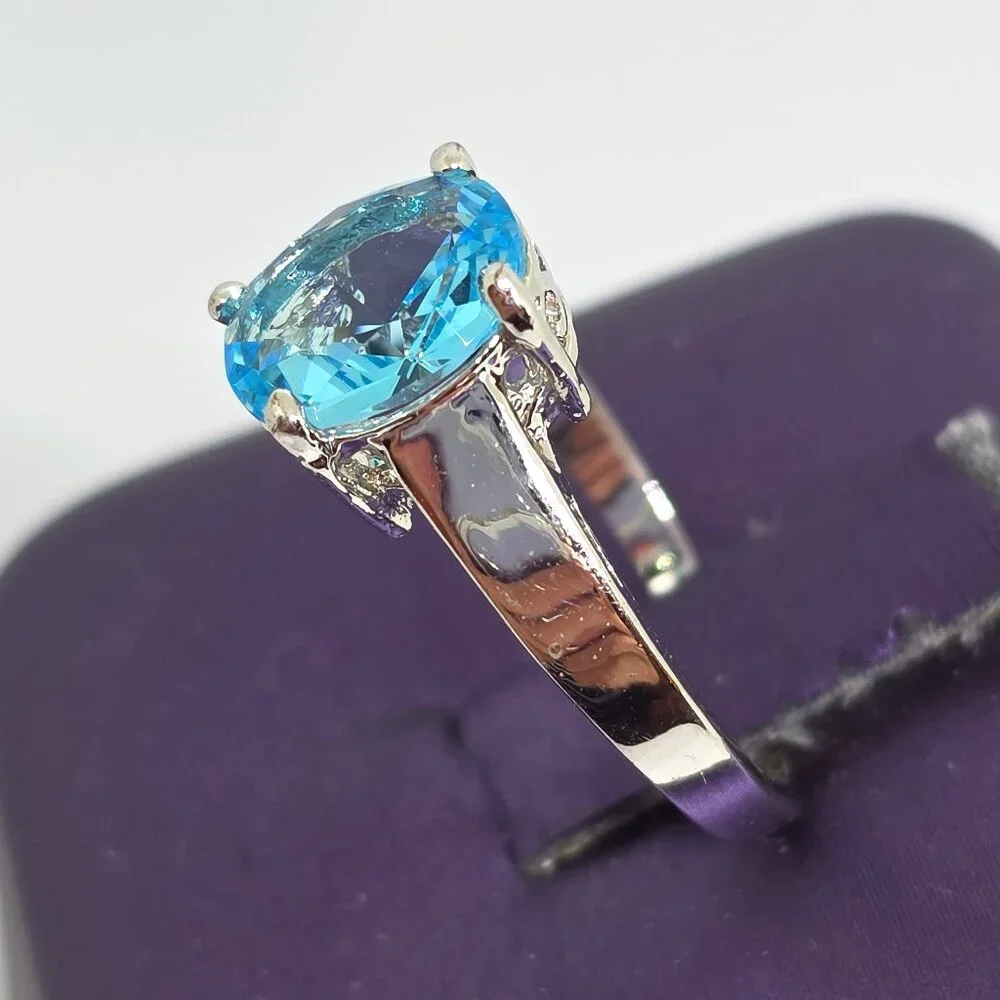 Beautiful Silver Oval Faceted Light Blue Rhodium Plated Solitaire Ring Sz 6.75